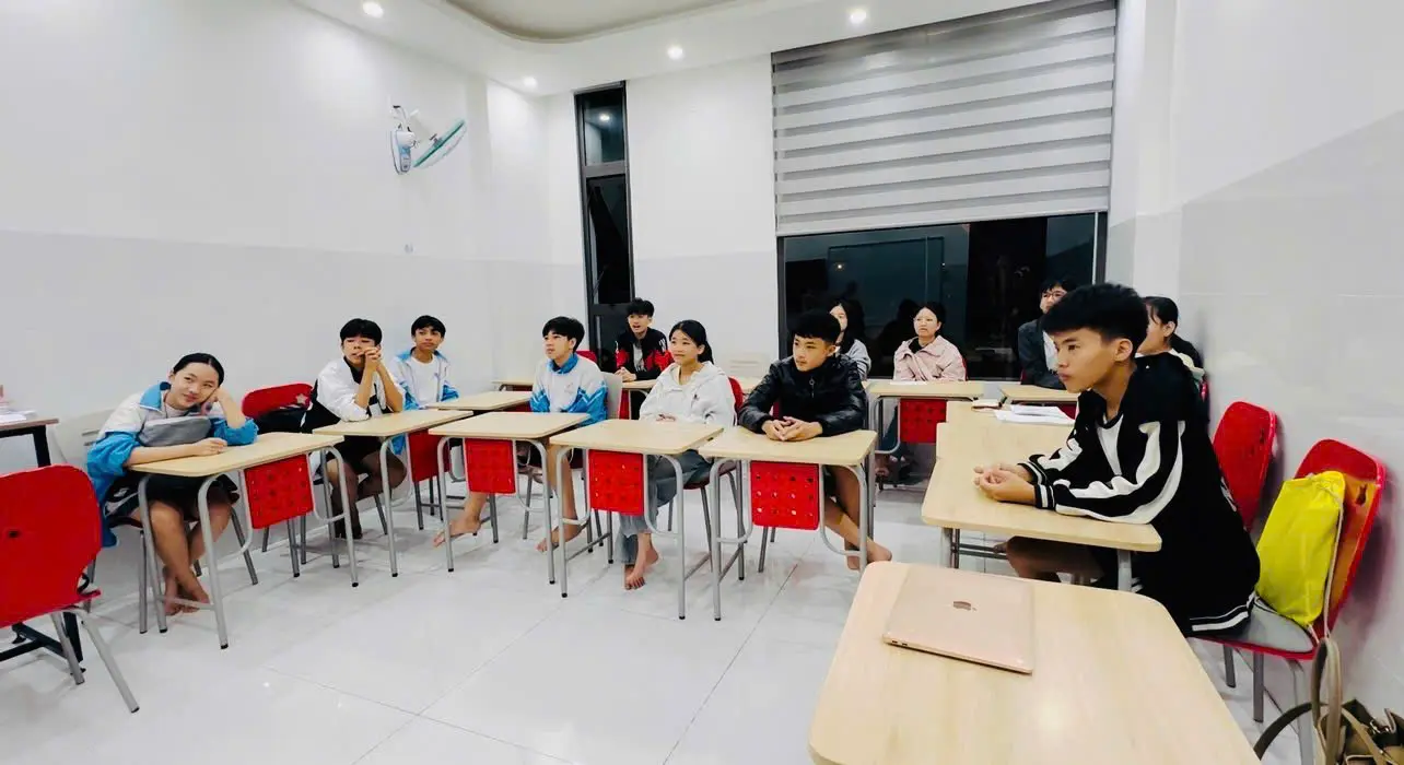 Một tiết học thú vị tại Việt Mỹ – Khi áp lực đúng cách tạo nên hiệu quả bất ngờ